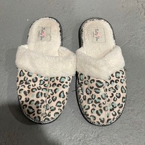 Furry leopard slippers